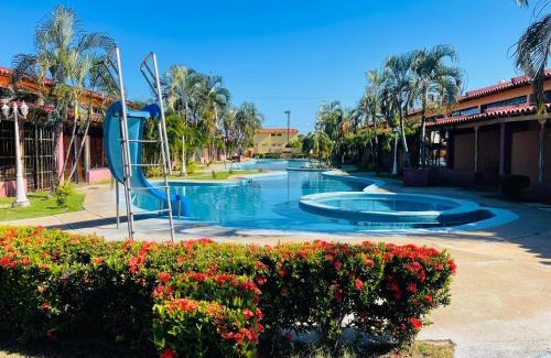 Chichiriviche Apartamento | Cómodo town-house con piscina