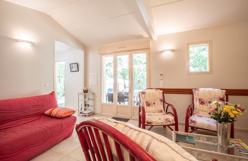 Blanquefort-sur-Briolance Cabaña | CÔTÉ BONAGUIL Chalet moderno - Piscina y tenis - Gîtes de Poubille