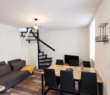 Dol-de-Bretagne Apartamento | "CŒUR de Dol" - Duplex Confortable et Cozy