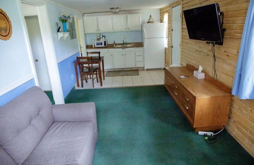 Sevier Cabina | C-101) The Bluebird Cabin
