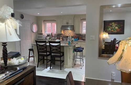 L'Amoreaux Casa | C 50 M Station High-Speed Net Free Parking laundry & cooking Near Pacific Mall