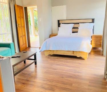 Faerie Glen Casa | C and C GUEST HOUSE/BED AND BREAKFAST