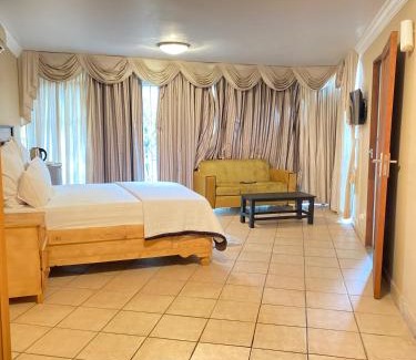 Faerie Glen Casa | C and C GUEST HOUSE/BED AND BREAKFAST
