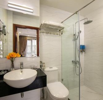 Trung Hoa Nhan Chinh Hotel | C'Bon Hotel Do Quang