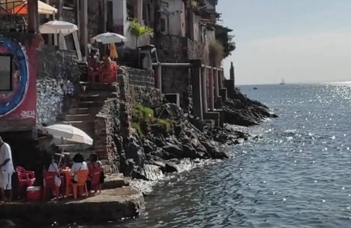 Dois de Julho Apartamento | C Historic-Tourism on foot (mobility and metro-aerop)
