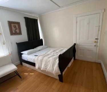 Jersey City Casa | C Jay Homes 6 minutes Walk to Journal square