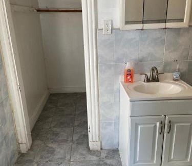 Jersey City Casa | C Jay Homes 6 minutes Walk to Journal square