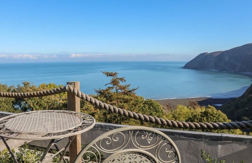 Lynton Cabaña | C S Lewis Balcony