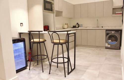 Riyadh Apartamento | C003 - Elegant and Quiet Apartment in Al Malqa