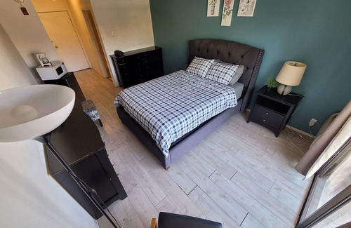 Pico - Robertson Hotel | (C04/C06) Beverly Hills Hotel Style 2 Bedroom Suite