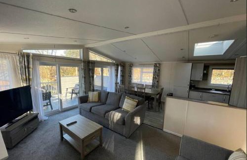 Bethesda Casa | C05 - The Ogwen Lodge with Hot Tub