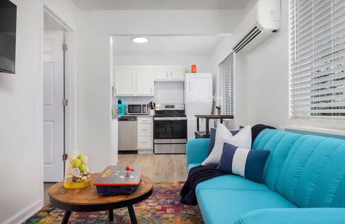 Five Points South Condominio | C1 Vulcan's Hideout-King Bed/Workspace/FreeParking