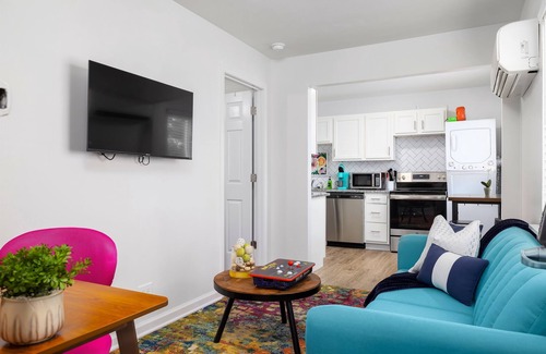 Five Points South Condominio | C1 Vulcan's Hideout-King Bed/Workspace/FreeParking
