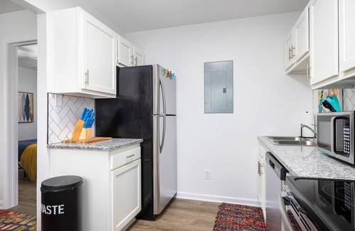 Five Points South Condominio | C1 Vulcan's Hideout-King Bed/Workspace/FreeParking