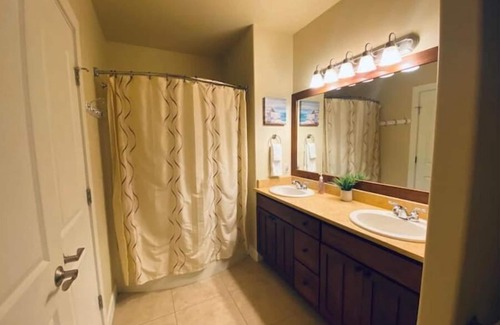 Quincy Casa | C17 Home by pool & Gorge shuttle