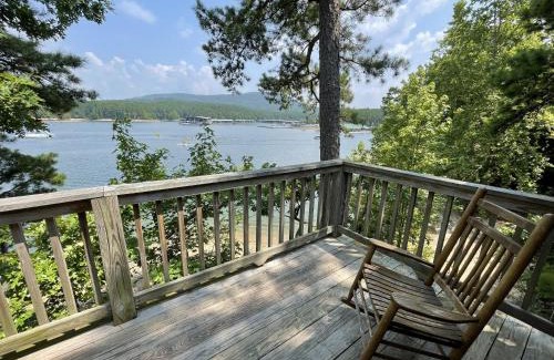 Mount Ida Casa | C18, Two bedroom, two bath log-sided loft Harbor North luxury loft cottage with hot tub cottage