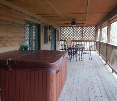 Mount Ida Casa | C20, Three bedroom, three bath log-sided, luxury Harbor North cottage with hot tub cottage