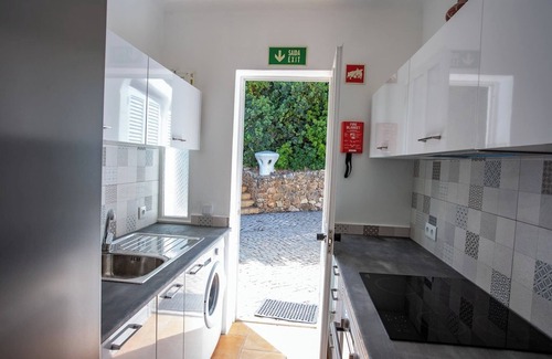 Mato Serrao Chalet De Esquí | C28 Q.P Amazing house nested in the heart of Carvoeiro!