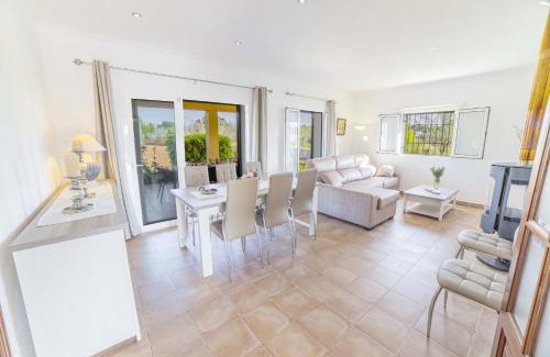 Buger Casa | C340 Son Serra by Mallorca Villa Selection