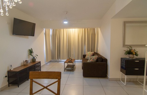 Lope De Vega Apartamento | C4 BEST REVIEWS!! SPACIOUS 1BR APT IN NACO