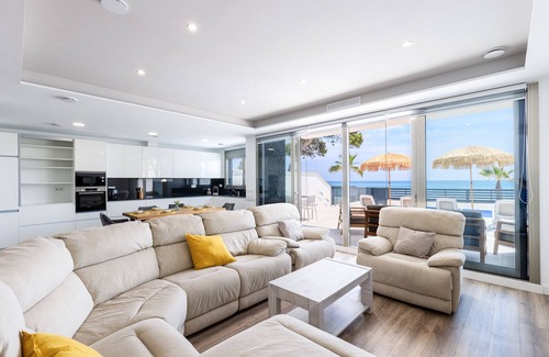 Vilafortuny Villa | VILLA PORTOFINO Casa de lujo en primera linea de Cambrils Piscina privada.