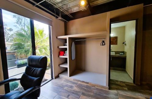 Ciudad López Mateos Apartamento | C46-R10 STUDIO DOBLE frente al ITESM CEM Estudiantes Familias Empresas Ejecutivos Turistas Nómadas BIENVENIDOS! UBICACIÓN ESTRATÉGICA 10min Izcalli-15min Esmeralda-20min Sátelite-25min AIFA