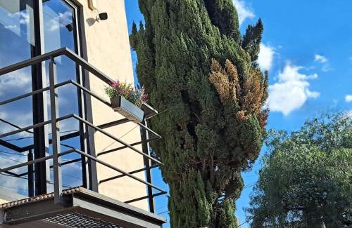 Ciudad López Mateos Apartamento | C46-R10 STUDIO DOBLE frente al ITESM CEM Estudiantes Familias Empresas Ejecutivos Turistas Nómadas BIENVENIDOS! UBICACIÓN ESTRATÉGICA 10min Izcalli-15min Esmeralda-20min Sátelite-25min AIFA
