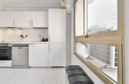 Poligono Alameda Apartamento | C9 Roomy Luminous 5 Bedroom in Town