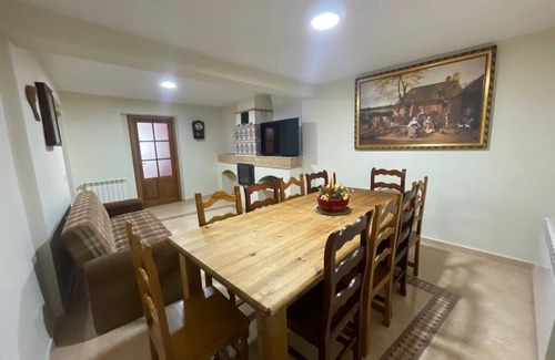 Siete Iglesias de Trabancos Casa | Casa Calderón de Medina lV. Maravillosa casa con amplias habitaciones