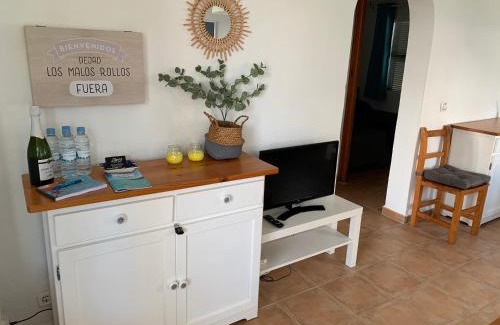 Arenal d'en Castell Apartamento | Ca la Marta apartamento con piscina y jardín a 150m de la playa