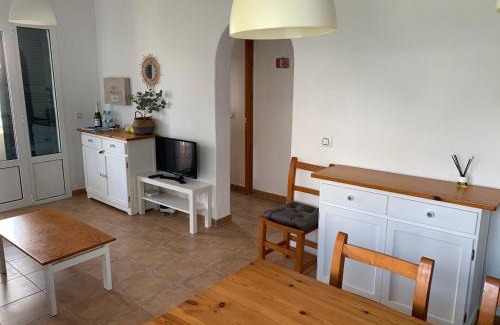 Arenal d'en Castell Apartamento | Ca la Marta apartamento con piscina y jardín a 150m de la playa