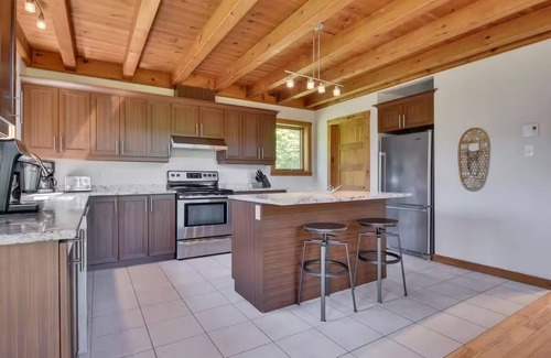 Petite-Riviere-Saint-Francois Cabaña | Chalet de rêve près du Massif
