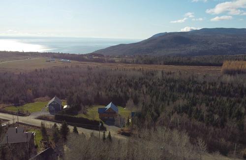 Petite-Riviere-Saint-Francois Cabina | Le Rustik du Massif ♥ Hot Tub & View on the River☼