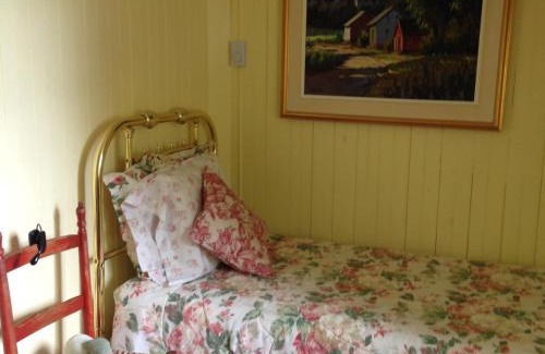 Saint-Laurent-de-l'ile d'Orleans Hotel | Auberge Les Blancs Moutons