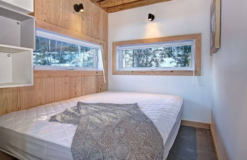 Sainte-Marguerite-du-Lac-Masson Cabina | Vrbo Property