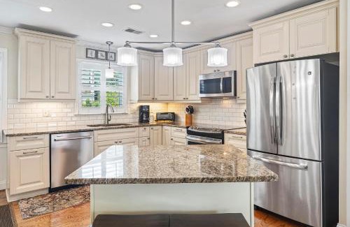 Isle of Palms Casa | CA411: 411 Carolina Blvd.