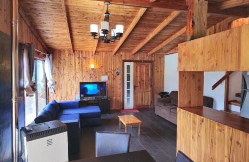 Conaripe Chalet De Esquí | Cabaña 8 a 9 personas ideal 2 matrimonios y niños