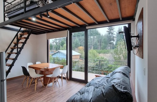 San Carlos de Bariloche Cabina | Cabañas calidas y comodas , rodeado de bosques.Próximo a centro comercial