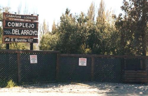 Golondrinas Chalet De Esquí | Cabaña con sonido y vista de arroyo