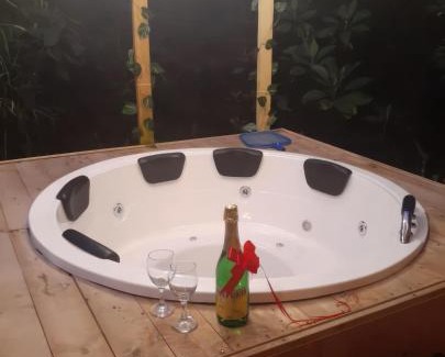 Guarne Apartamento | Cabaña con Jacuzzi privado/BBQ y Chimenea ecológica