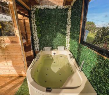 Guarne Casa | Cabaña con Jacuzzi/Zona BBQ y Malla catamarán en Guarne