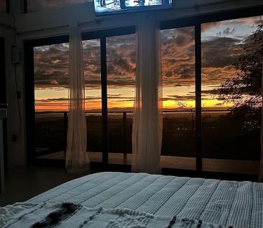 Miramar Casa | Cabaña con piscina y vista al mar