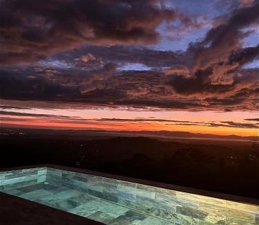 Miramar Casa | Cabaña con piscina y vista al mar