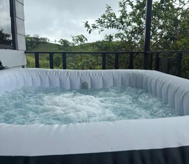 El Millón Cabina | Cabaña con jacuzzi privado Lago de Sol