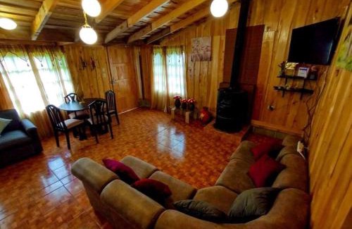 Copey Chalet De Esquí | Cabaña Emperador – The place for QUETZALS lovers!
