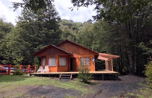 Panguipulli Casa | Cabaña en Coñaripe Sector Termas Geométricas "Entre Coigûes"