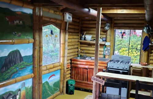 Marinilla Cabina | Cabaña en guadua en las montañas de marinilla