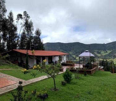 Sutatausa Casa | Cabaña en la montaña de 3 Habitaciones