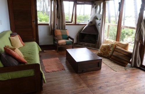 Pinamar Casa | Cabaña en la playa. ventanales y terraza al mar