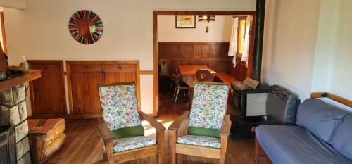 Villa Traful Chalet De Esquí | Cabaña en Traful, hermoso parque, parrilla e internet STARLINK